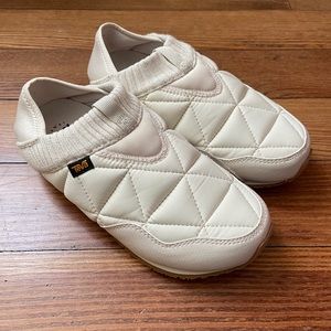 Teva Ember Mocs women’s size 7